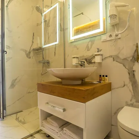 Greitser Elit בוקובל